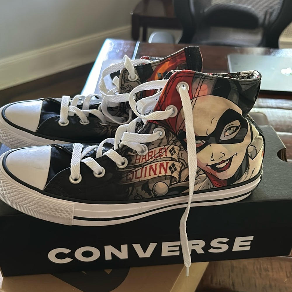 Harley Quinn Converses